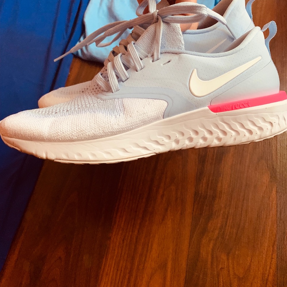 Nike’s - Picture 2 of 4